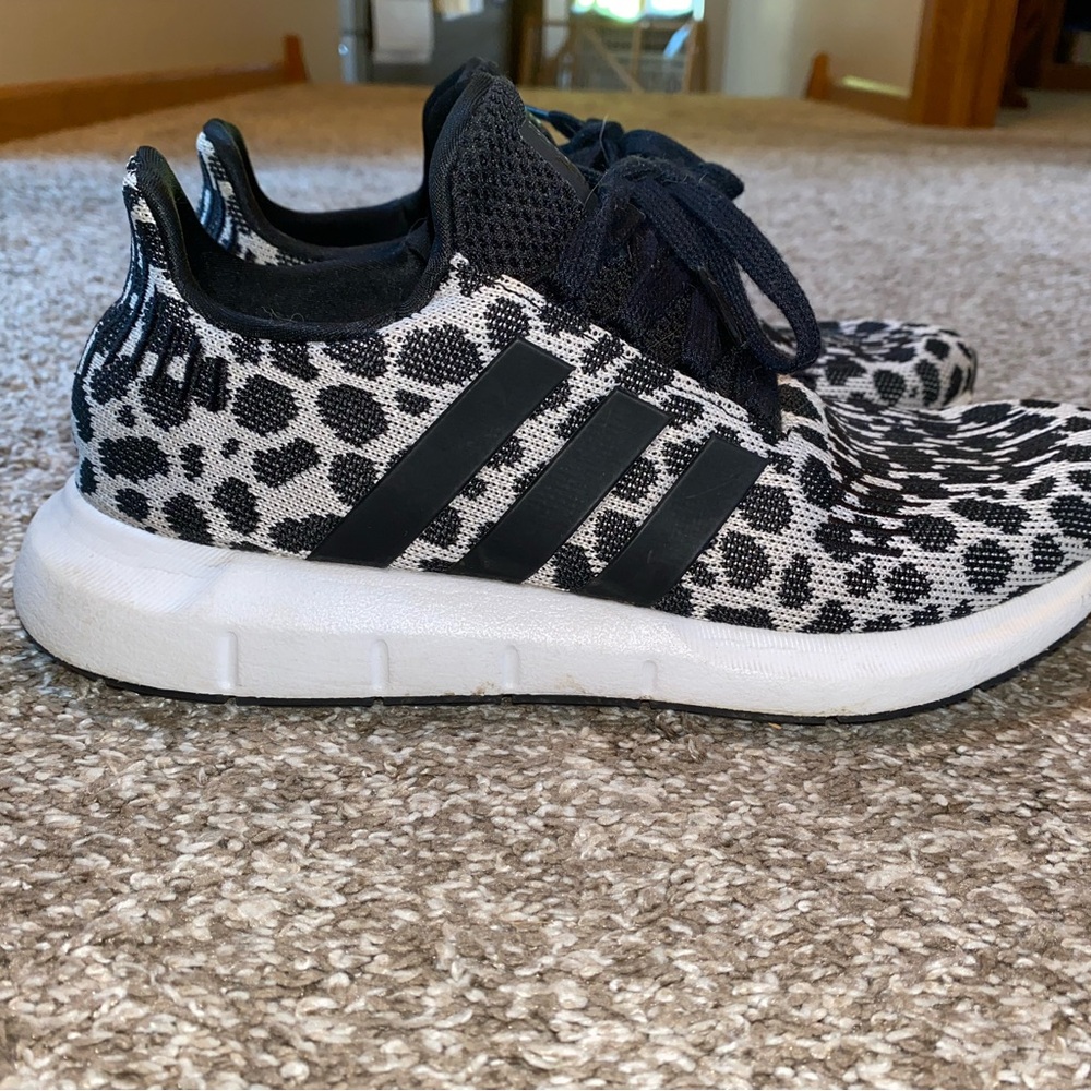 Adidas Women’s Swift Running Shoes Size 8